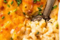 Golden Baked Mac and Cheese Made Easy