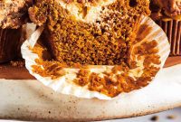 Swirled Pumpkin Cream Cheese Muffins